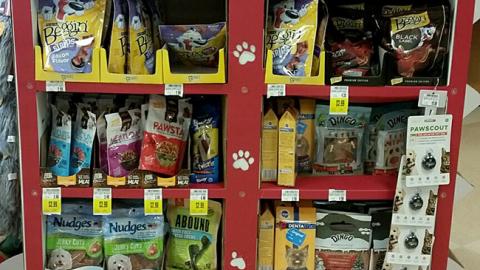 King Soopers 'For Your Pets' Pallet Display