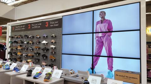 DSW Hy-Vee Store-Within-a-Store Shoe Display Video Wall