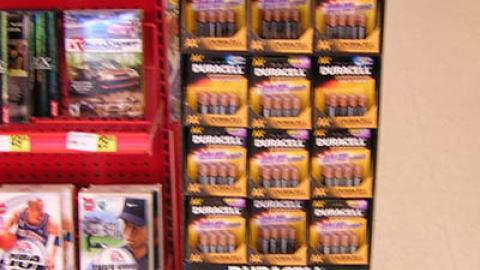 Staples Duracell Display